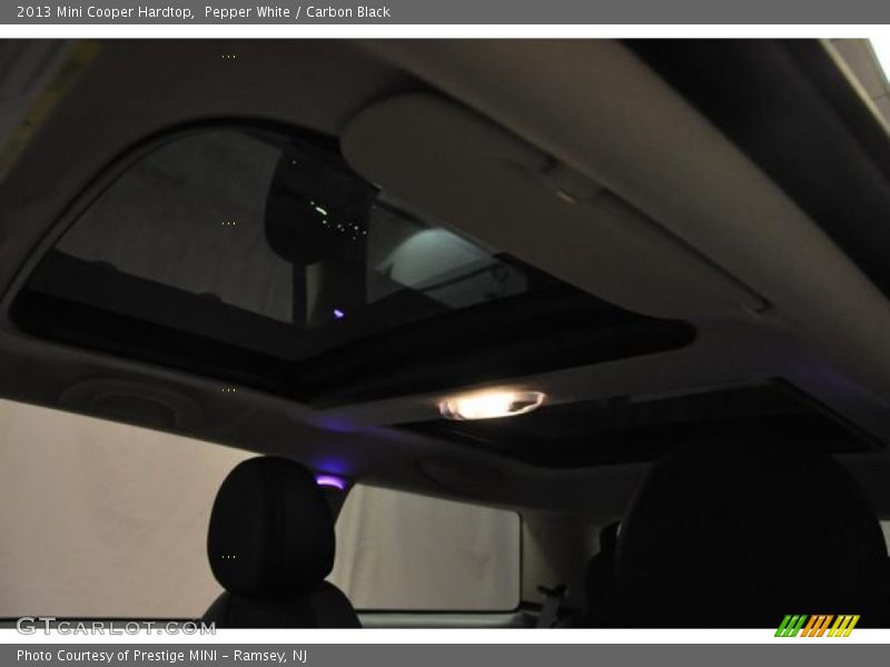 Pepper White / Carbon Black 2013 Mini Cooper Hardtop