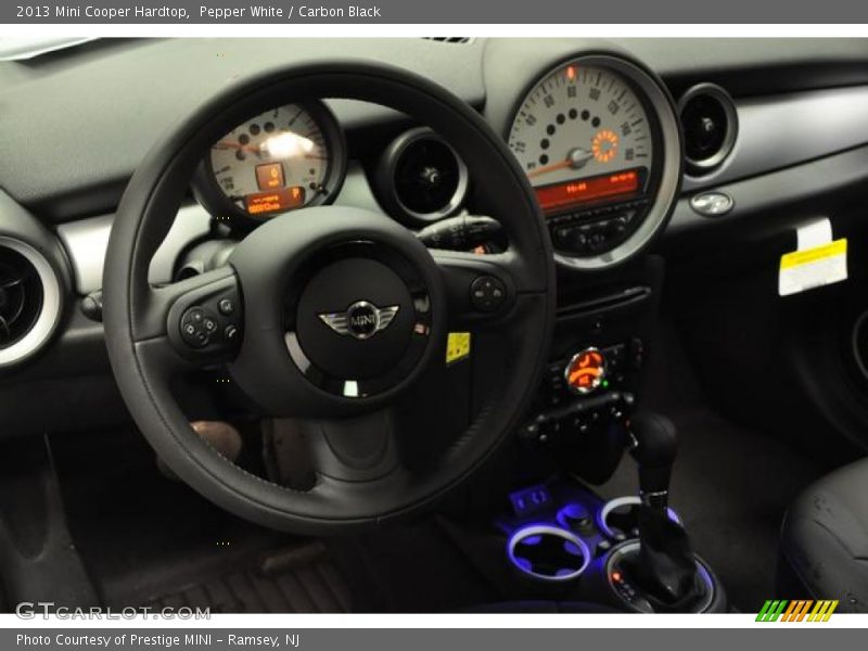 Pepper White / Carbon Black 2013 Mini Cooper Hardtop