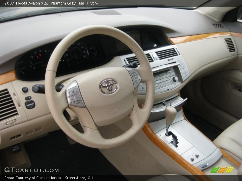 Phantom Gray Pearl / Ivory 2007 Toyota Avalon XLS