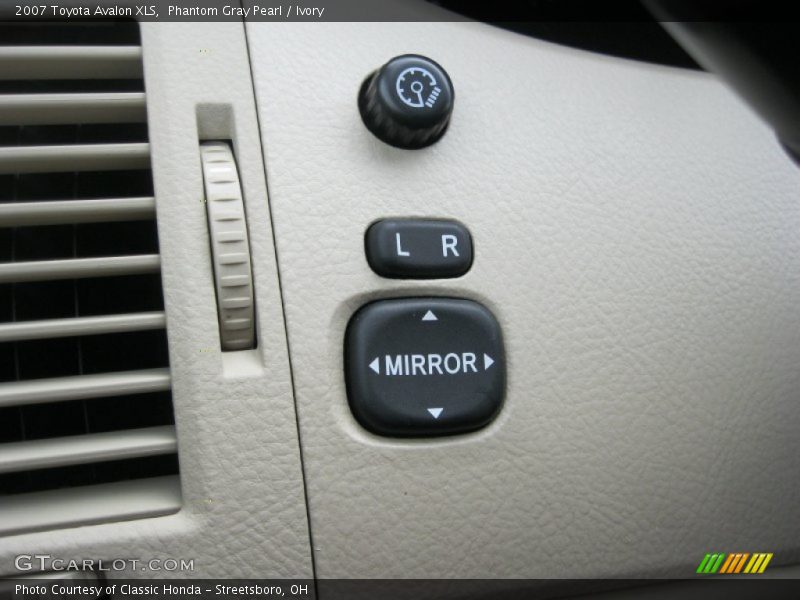 Phantom Gray Pearl / Ivory 2007 Toyota Avalon XLS