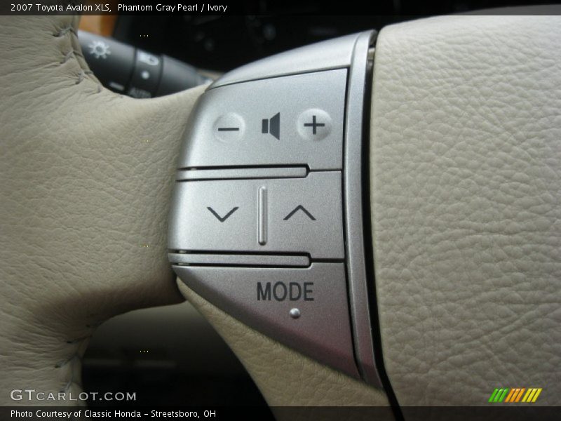 Phantom Gray Pearl / Ivory 2007 Toyota Avalon XLS