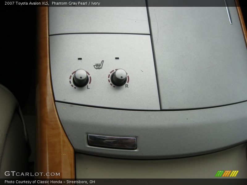 Phantom Gray Pearl / Ivory 2007 Toyota Avalon XLS