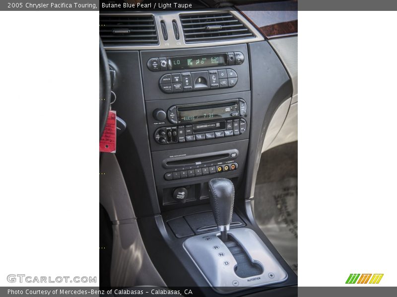 Controls of 2005 Pacifica Touring