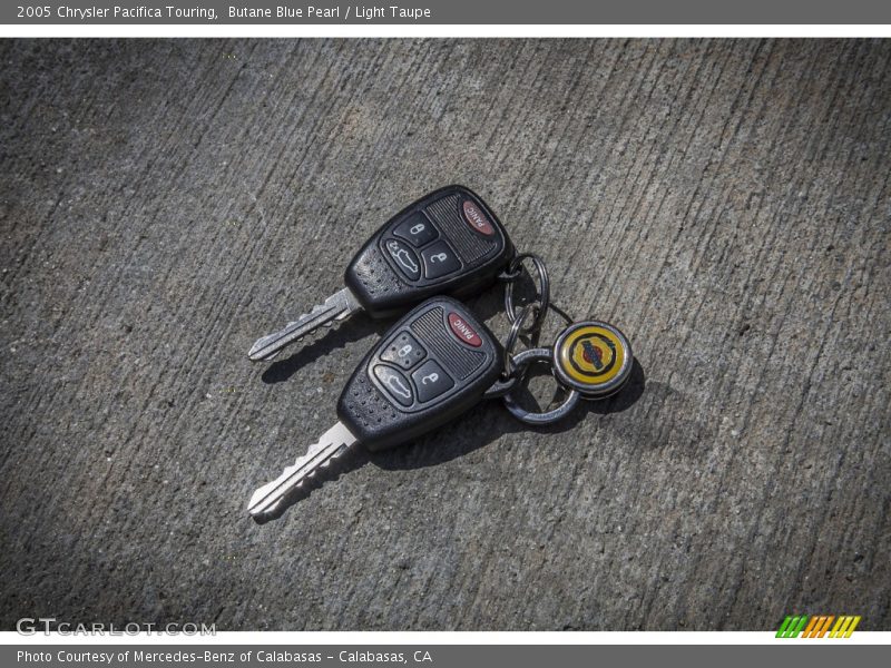 Keys of 2005 Pacifica Touring