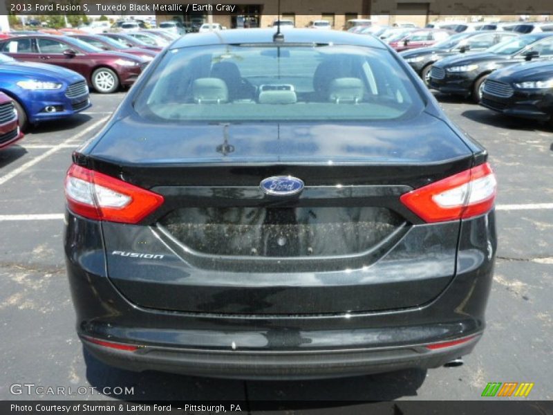 Tuxedo Black Metallic / Earth Gray 2013 Ford Fusion S