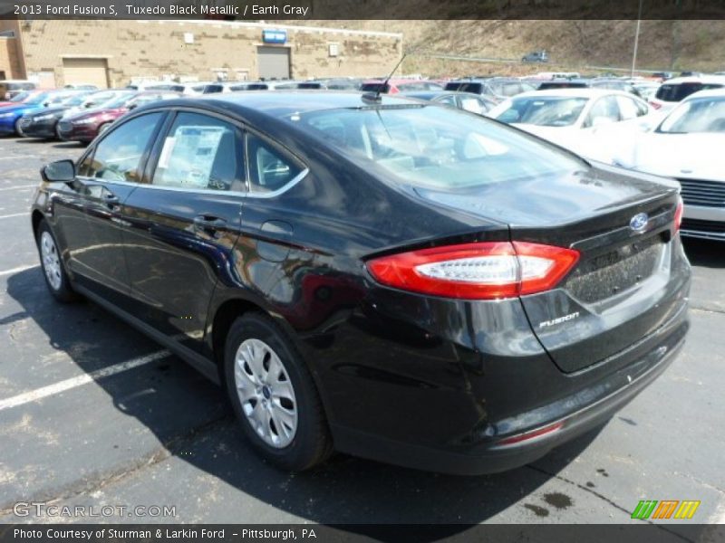 Tuxedo Black Metallic / Earth Gray 2013 Ford Fusion S