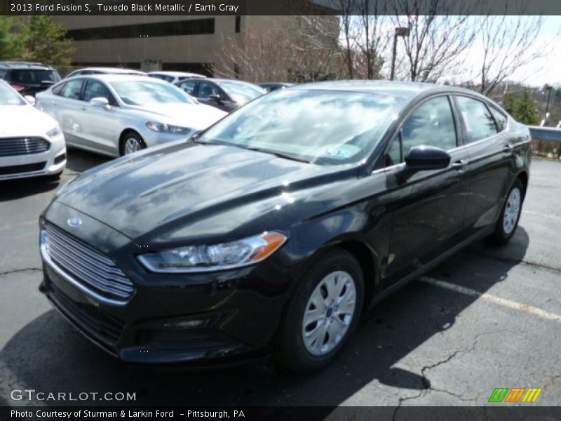 Tuxedo Black Metallic / Earth Gray 2013 Ford Fusion S