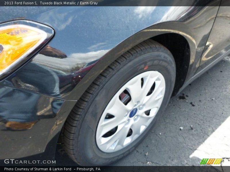 Tuxedo Black Metallic / Earth Gray 2013 Ford Fusion S