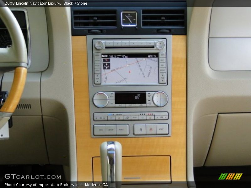 Controls of 2008 Navigator Luxury