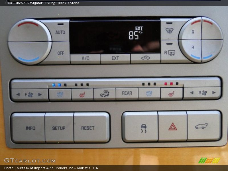Controls of 2008 Navigator Luxury