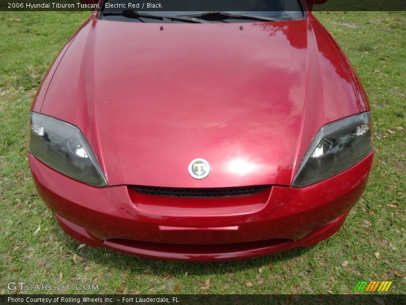 Electric Red / Black 2006 Hyundai Tiburon Tuscani