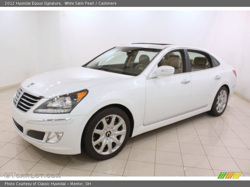 Front 3/4 View of 2012 Equus Signature