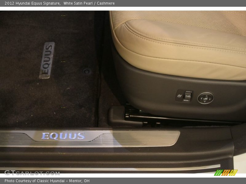 White Satin Pearl / Cashmere 2012 Hyundai Equus Signature