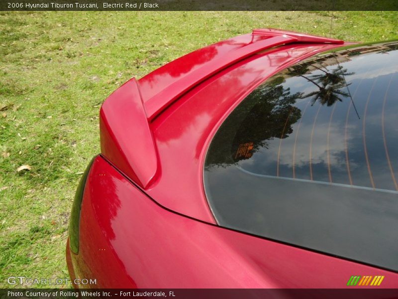 Electric Red / Black 2006 Hyundai Tiburon Tuscani