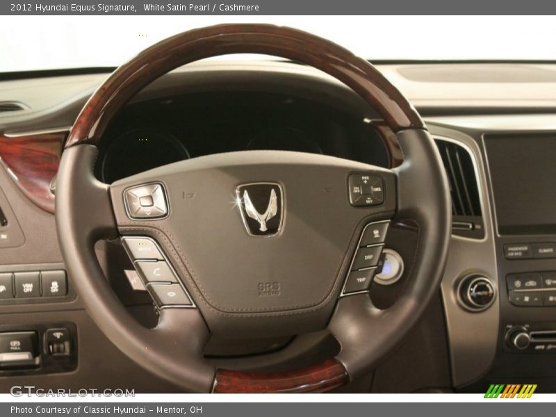  2012 Equus Signature Steering Wheel