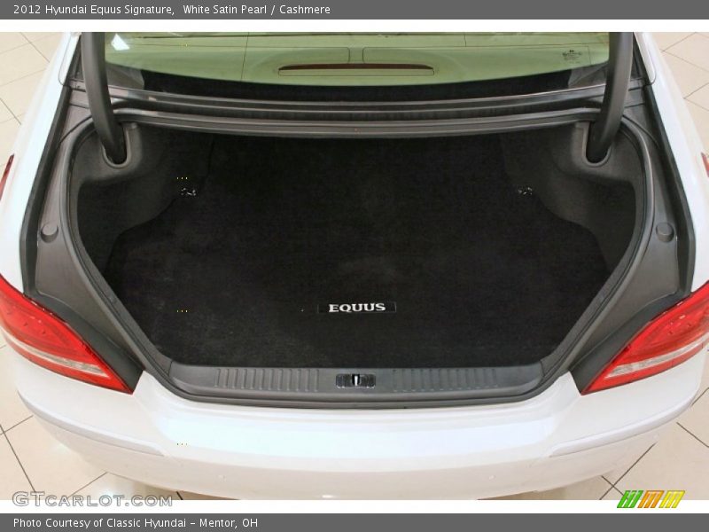  2012 Equus Signature Trunk