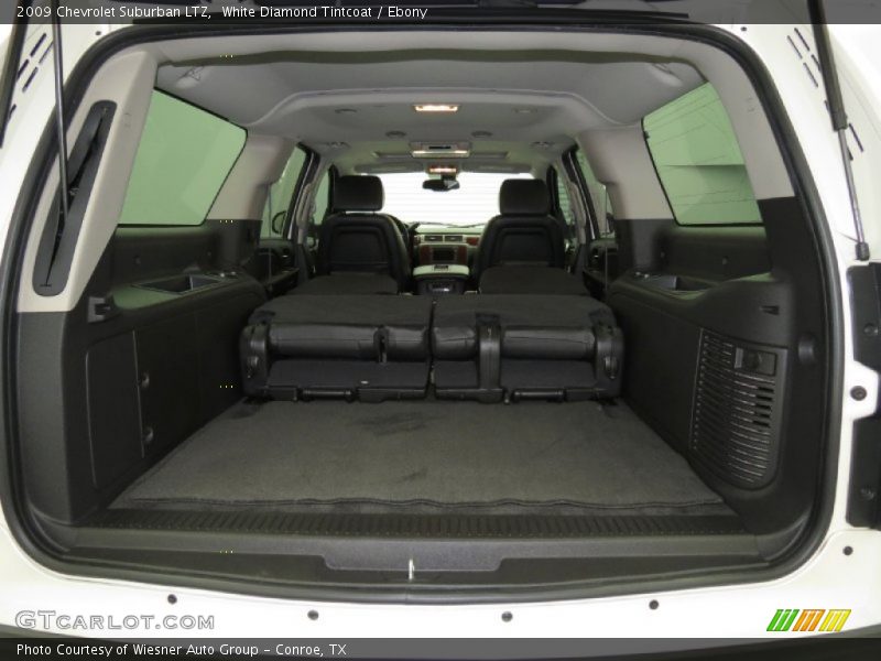  2009 Suburban LTZ Trunk