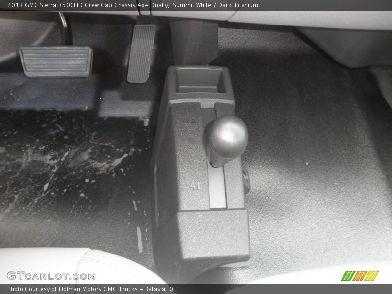 Summit White / Dark Titanium 2013 GMC Sierra 3500HD Crew Cab Chassis 4x4 Dually