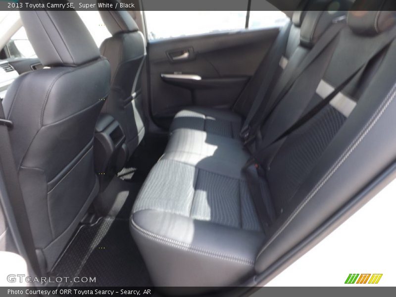 Super White / Black 2013 Toyota Camry SE