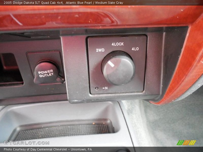 Atlantic Blue Pearl / Medium Slate Gray 2005 Dodge Dakota SLT Quad Cab 4x4