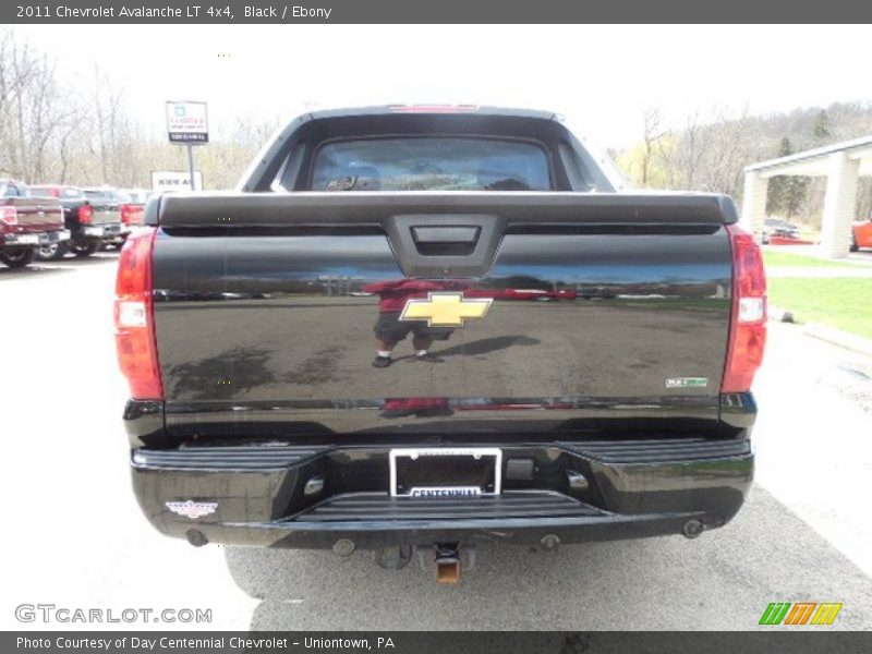 Black / Ebony 2011 Chevrolet Avalanche LT 4x4
