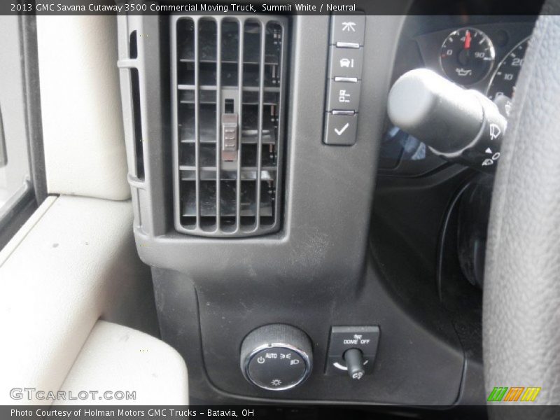 Summit White / Neutral 2013 GMC Savana Cutaway 3500 Commercial Moving Truck