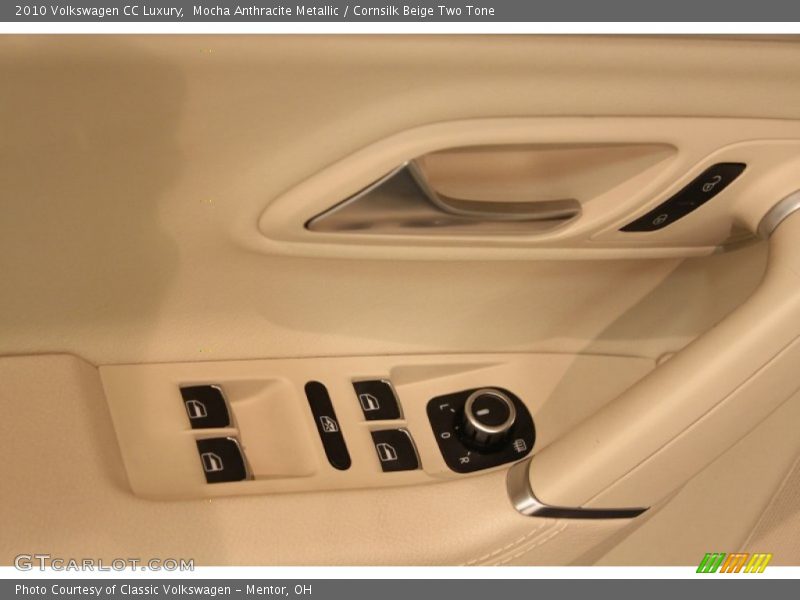 Controls of 2010 CC Luxury