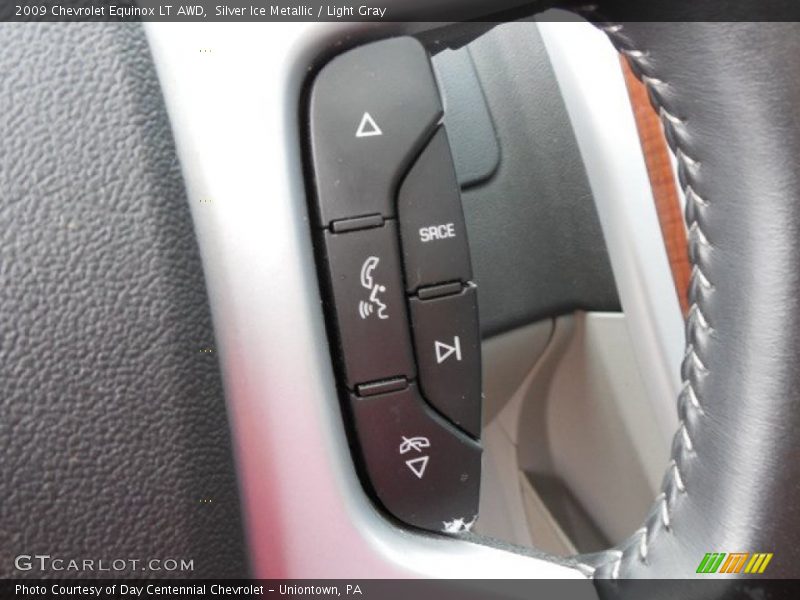 Silver Ice Metallic / Light Gray 2009 Chevrolet Equinox LT AWD