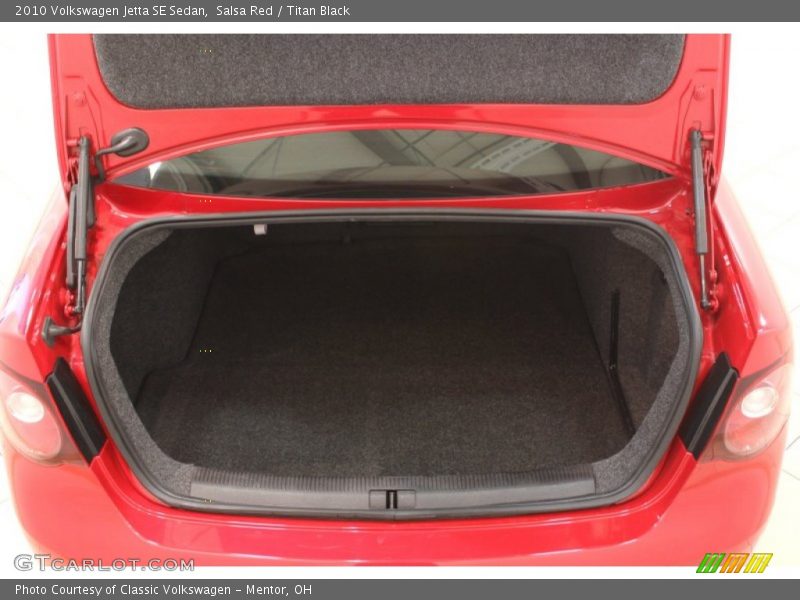  2010 Jetta SE Sedan Trunk