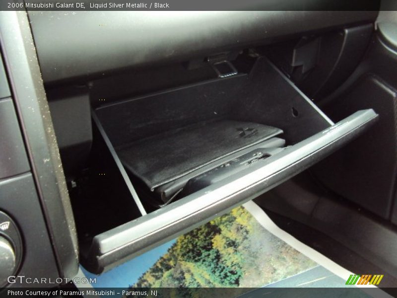 Liquid Silver Metallic / Black 2006 Mitsubishi Galant DE