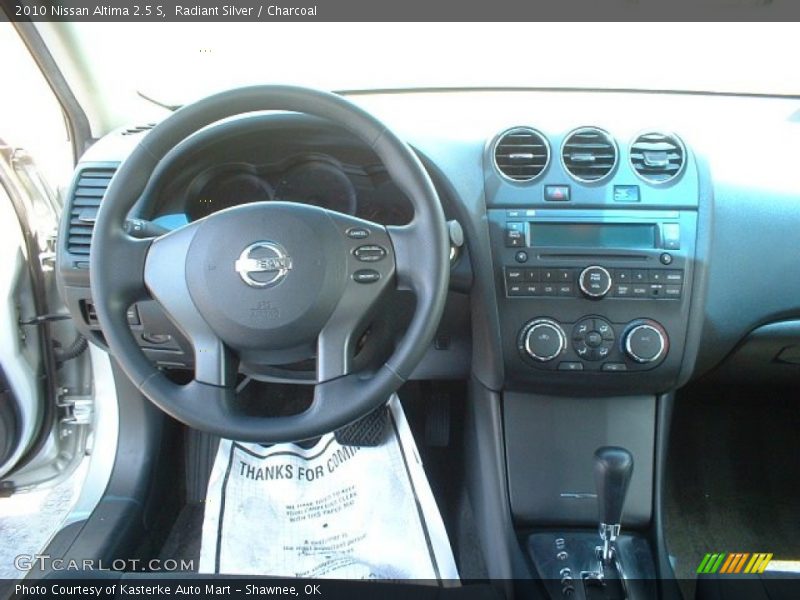 Radiant Silver / Charcoal 2010 Nissan Altima 2.5 S