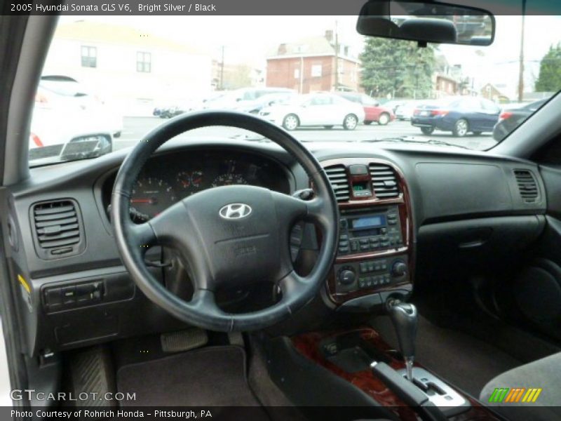 Bright Silver / Black 2005 Hyundai Sonata GLS V6