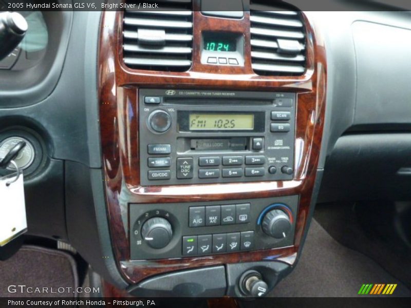 Bright Silver / Black 2005 Hyundai Sonata GLS V6