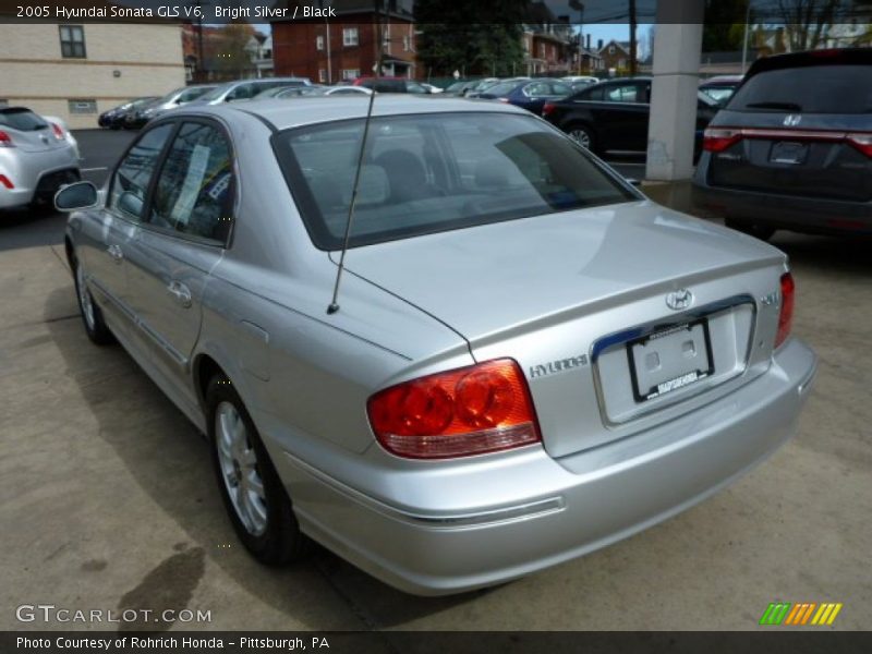 Bright Silver / Black 2005 Hyundai Sonata GLS V6