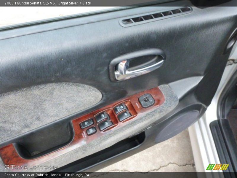 Bright Silver / Black 2005 Hyundai Sonata GLS V6