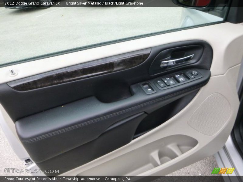 Bright Silver Metallic / Black/Light Graystone 2012 Dodge Grand Caravan SXT
