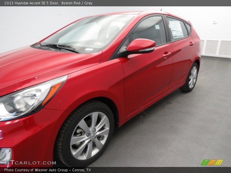 Boston Red / Gray 2013 Hyundai Accent SE 5 Door