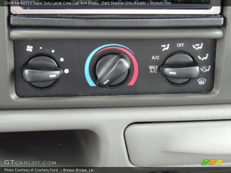 Controls of 2004 F350 Super Duty Lariat Crew Cab 4x4 Dually