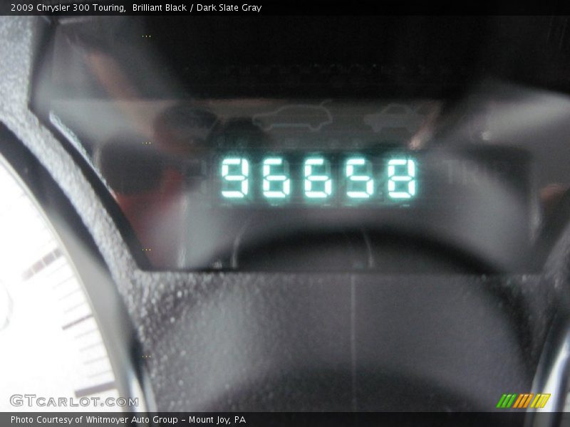 Brilliant Black / Dark Slate Gray 2009 Chrysler 300 Touring