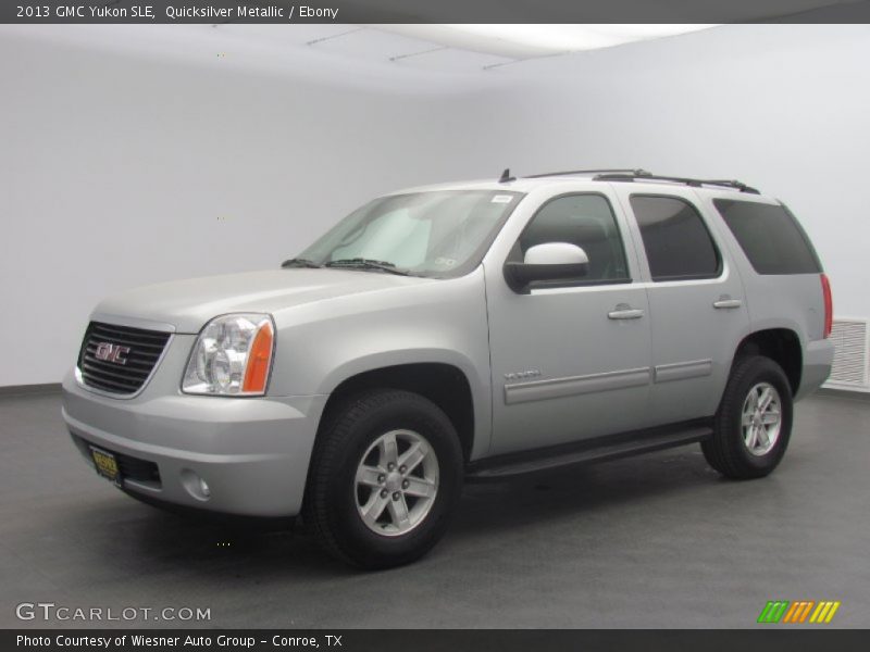 Front 3/4 View of 2013 Yukon SLE