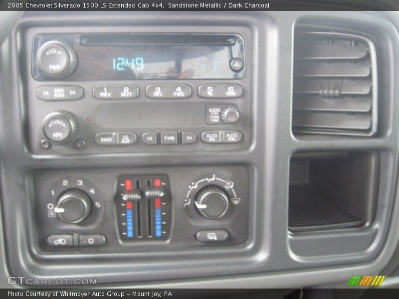 Controls of 2005 Silverado 1500 LS Extended Cab 4x4