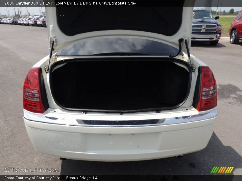 Cool Vanilla / Dark Slate Gray/Light Slate Gray 2006 Chrysler 300 C HEMI