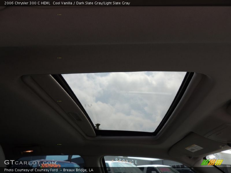 Cool Vanilla / Dark Slate Gray/Light Slate Gray 2006 Chrysler 300 C HEMI
