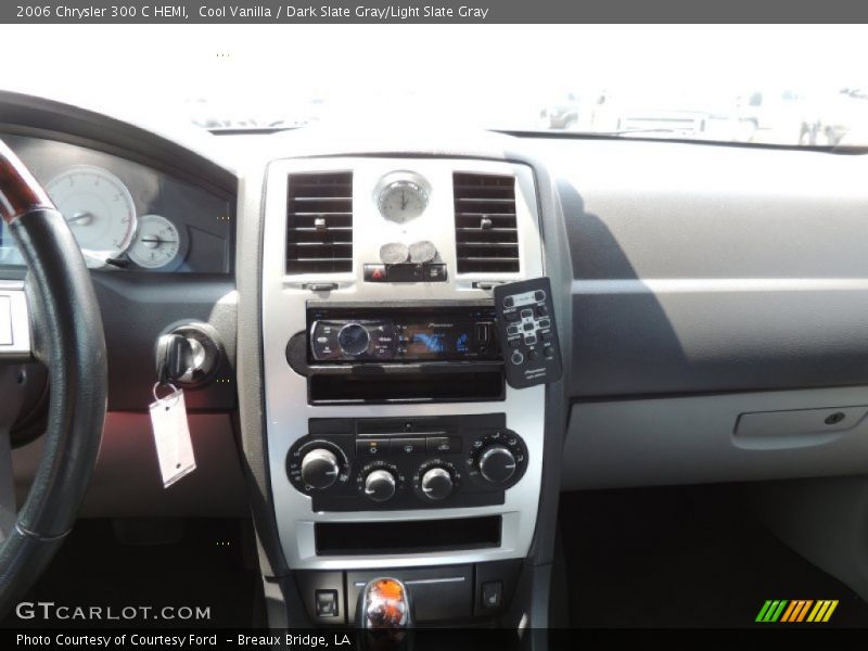 Cool Vanilla / Dark Slate Gray/Light Slate Gray 2006 Chrysler 300 C HEMI