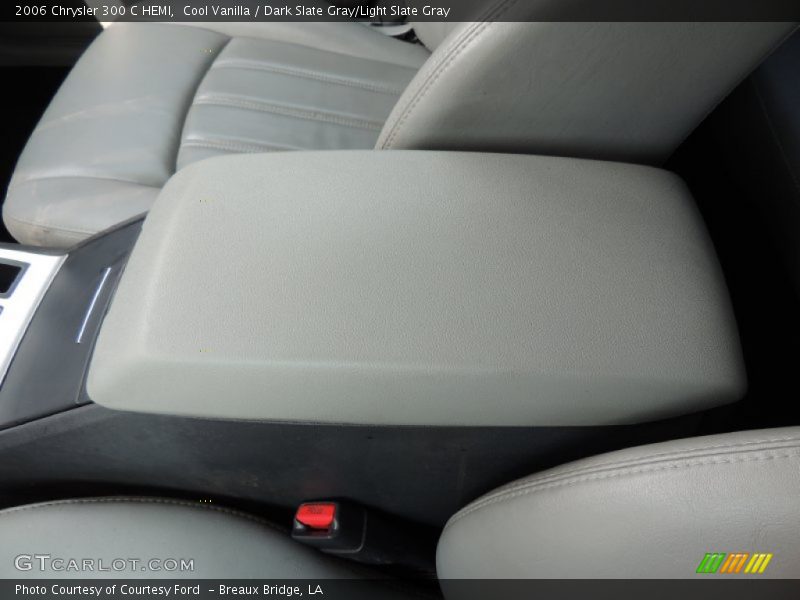 Cool Vanilla / Dark Slate Gray/Light Slate Gray 2006 Chrysler 300 C HEMI