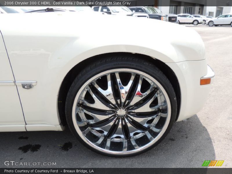 Cool Vanilla / Dark Slate Gray/Light Slate Gray 2006 Chrysler 300 C HEMI