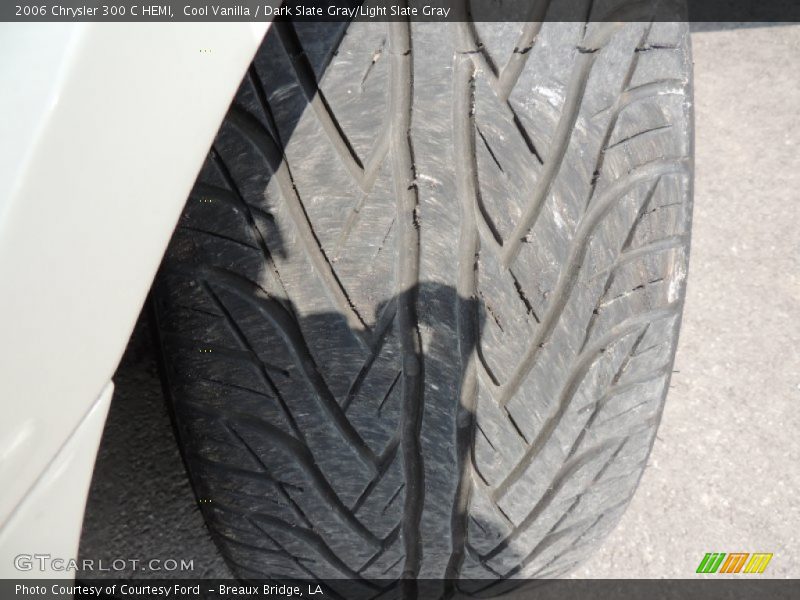 Cool Vanilla / Dark Slate Gray/Light Slate Gray 2006 Chrysler 300 C HEMI