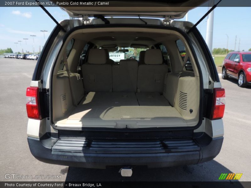 Pueblo Gold Metallic / Camel 2007 Ford Expedition XLT