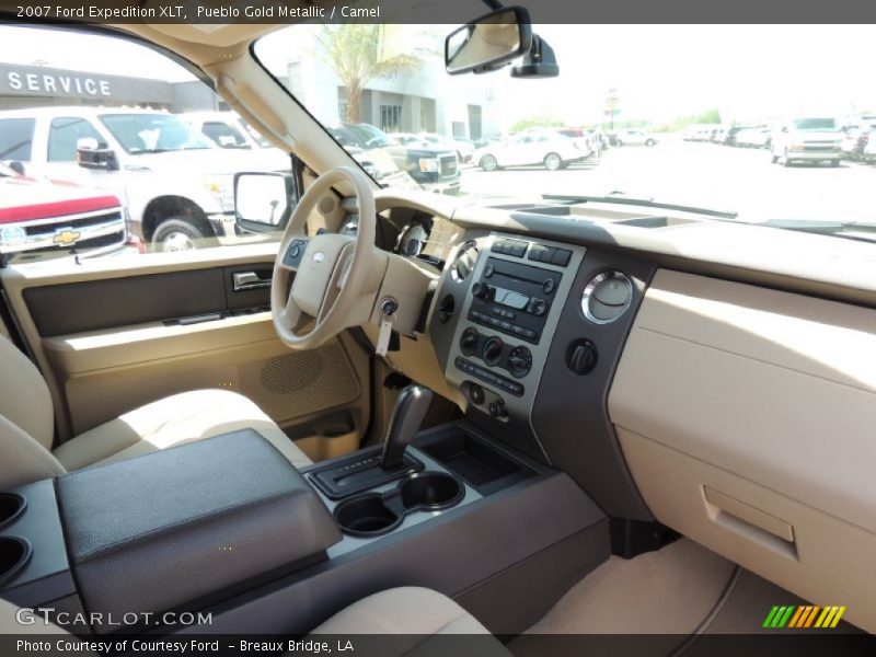 Pueblo Gold Metallic / Camel 2007 Ford Expedition XLT