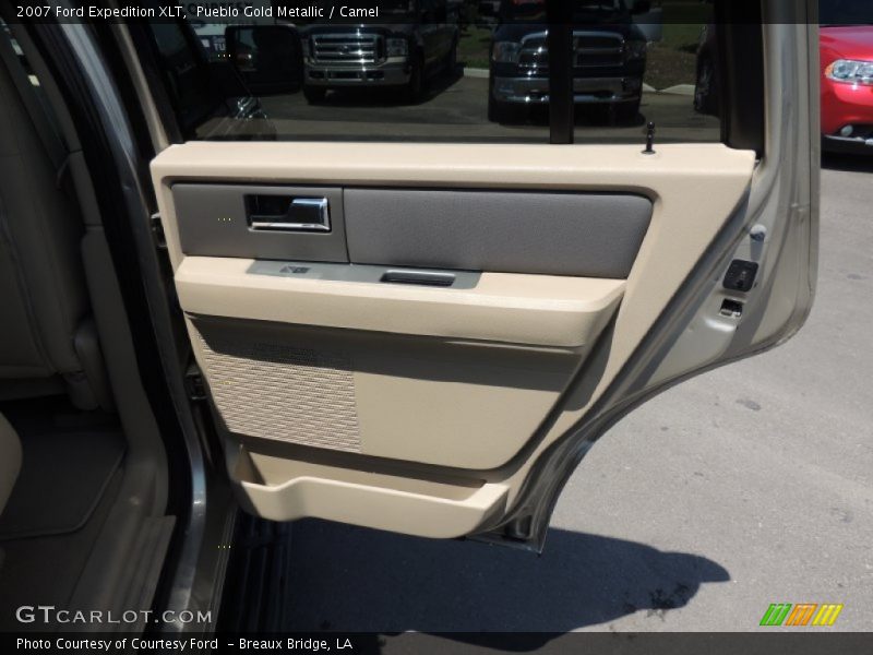 Pueblo Gold Metallic / Camel 2007 Ford Expedition XLT